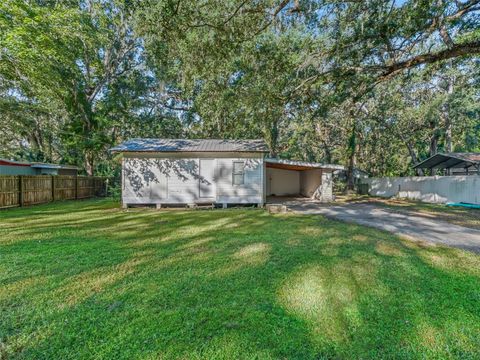 Photo of 2850 Cr 423, Lake Panasoffkee, FL 33538 (MLS # G5103408)