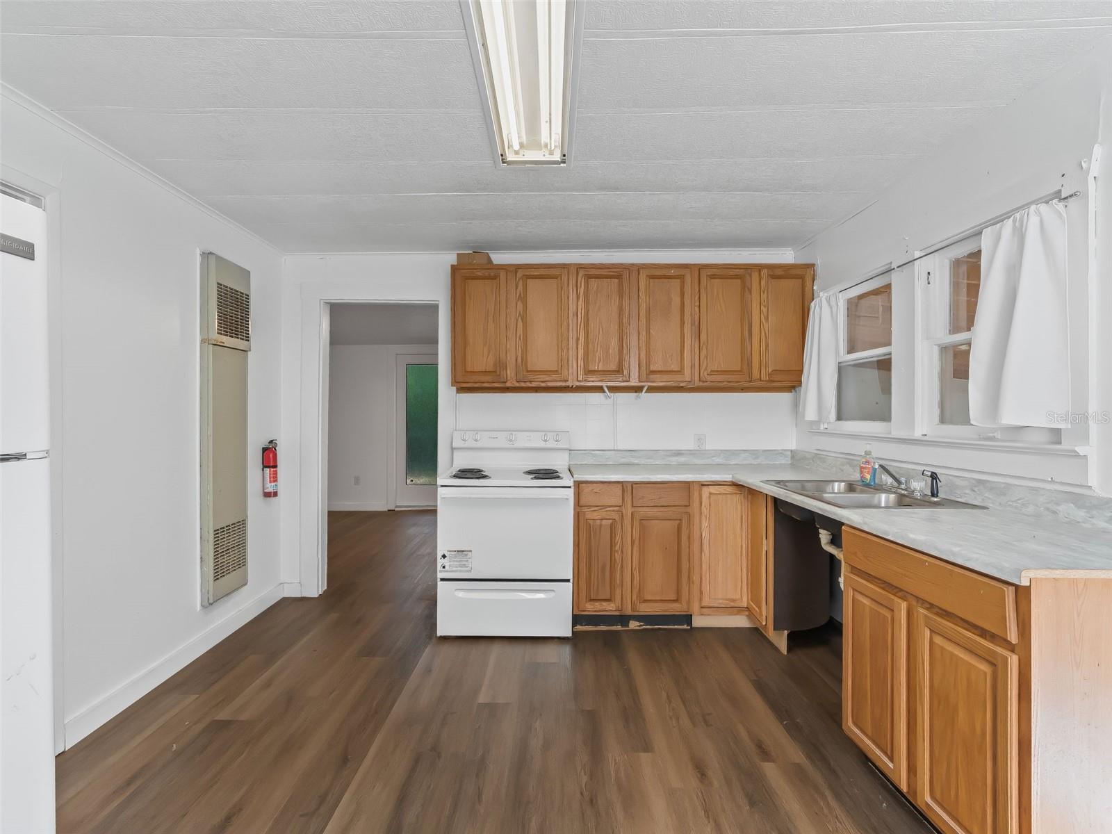 PANACOOCHEE RETREATS - Residential