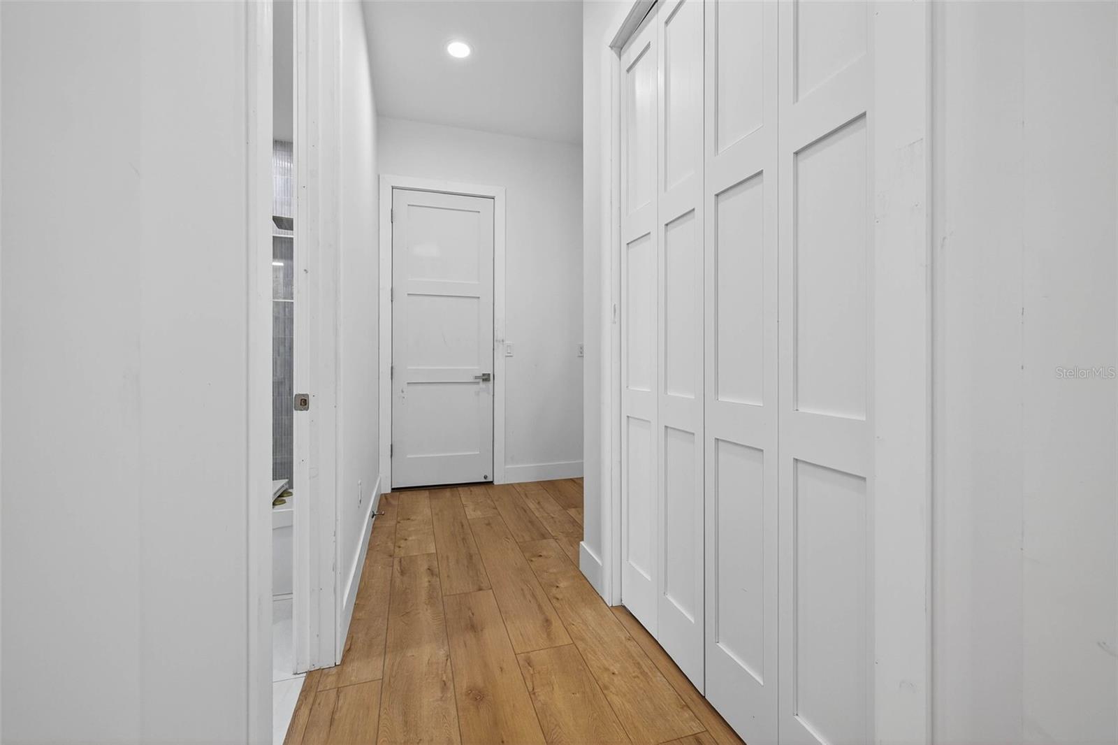 SOUTH SHADOW LAWN - Residential