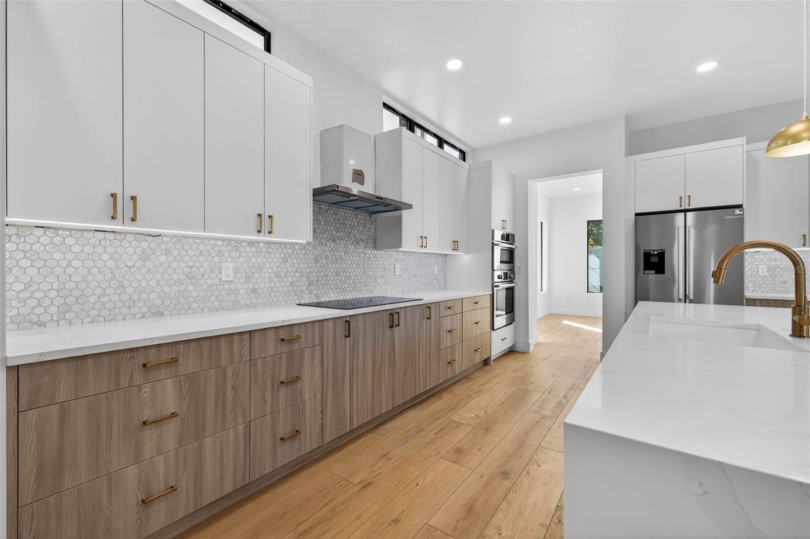 SOUTH SHADOW LAWN - Residential