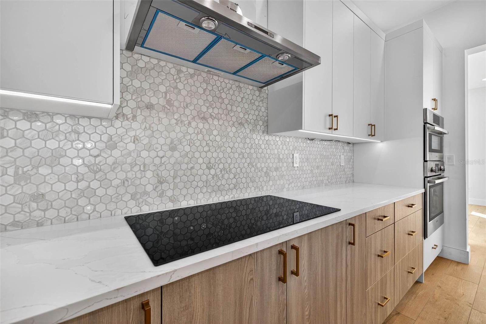 SOUTH SHADOW LAWN - Residential