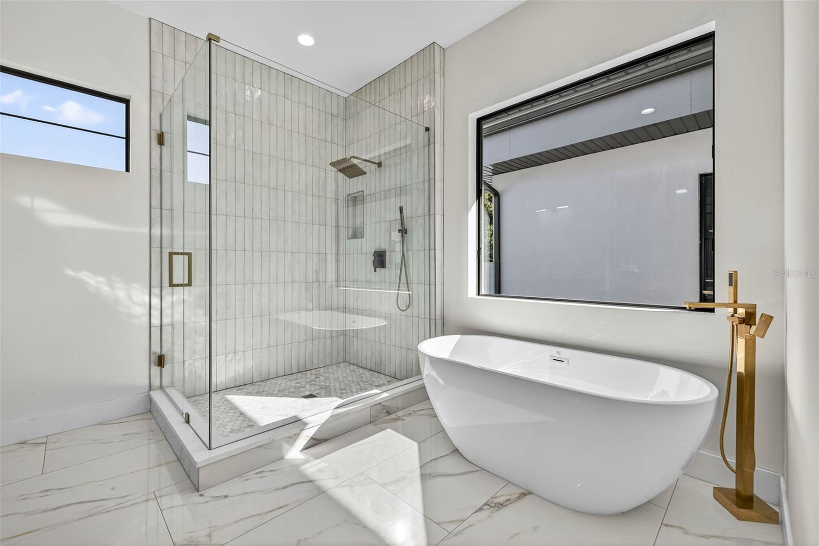 SOUTH SHADOW LAWN - Residential