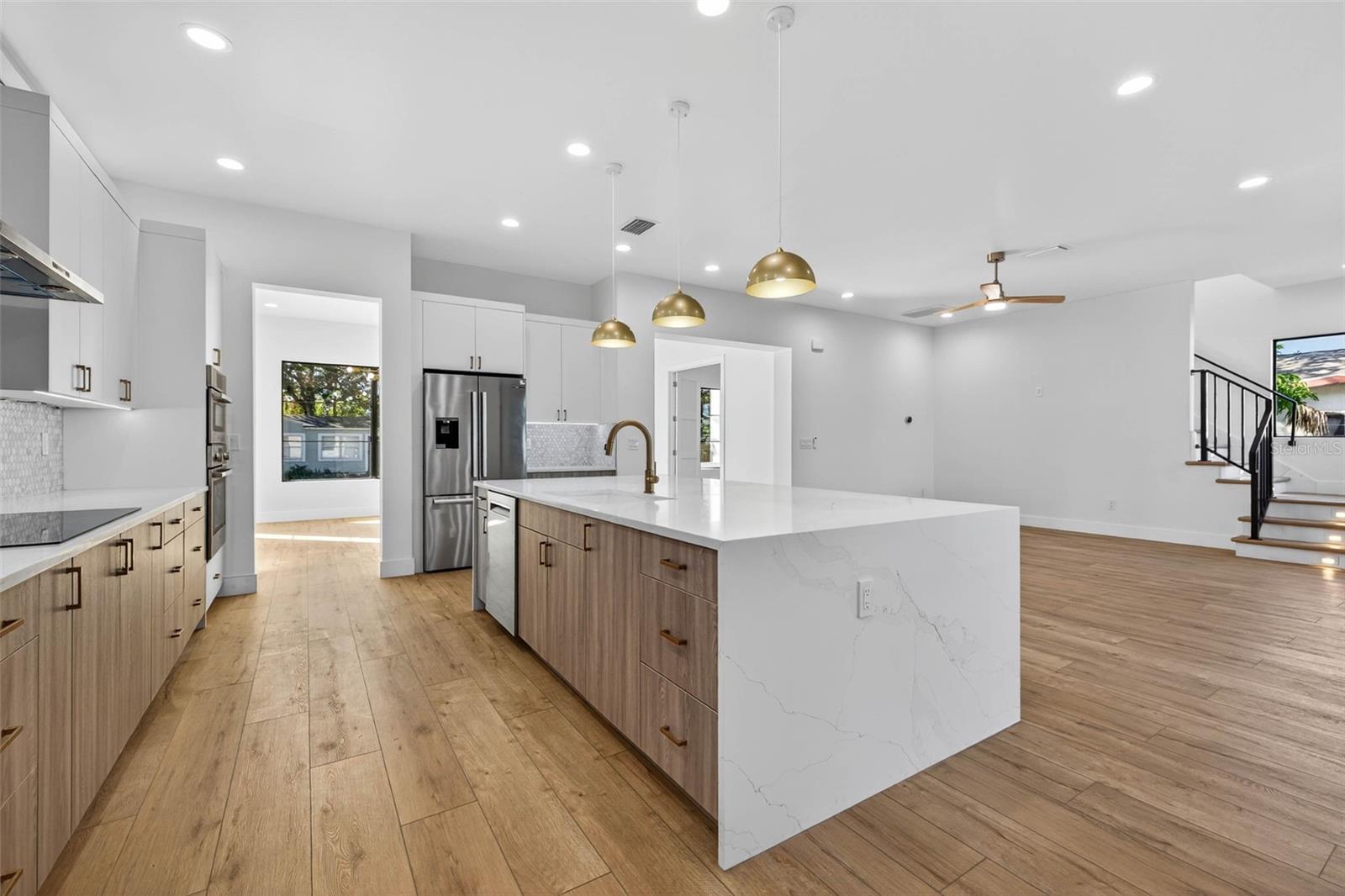 SOUTH SHADOW LAWN - Residential