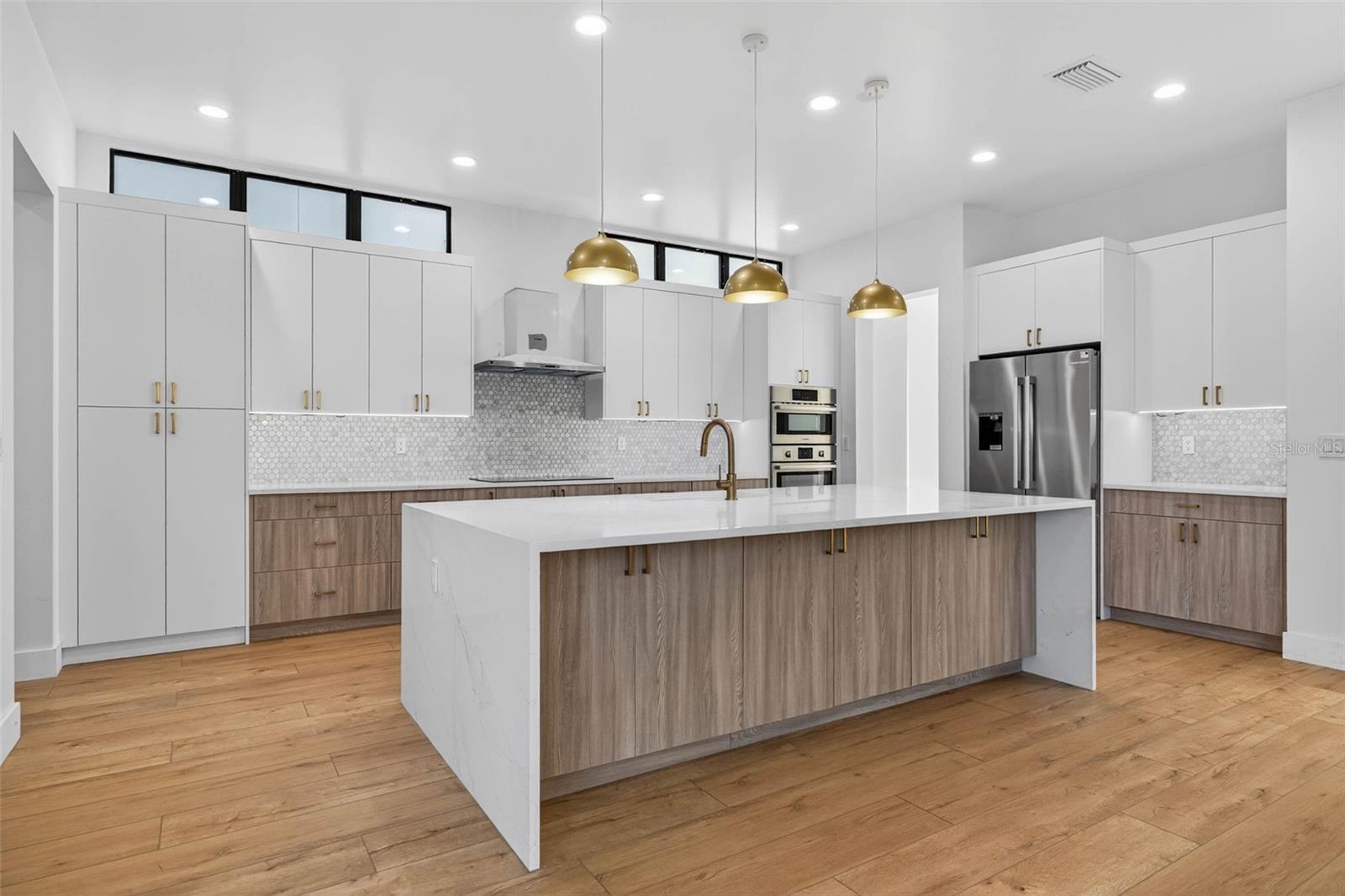 SOUTH SHADOW LAWN - Residential