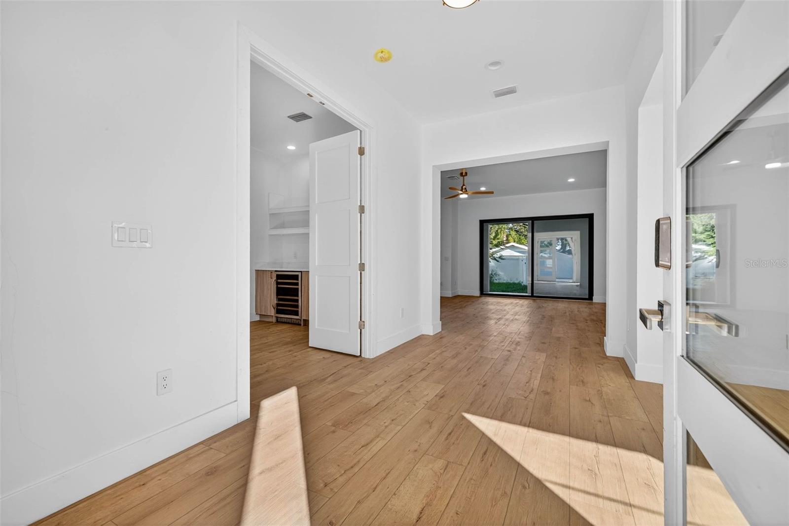 SOUTH SHADOW LAWN - Residential