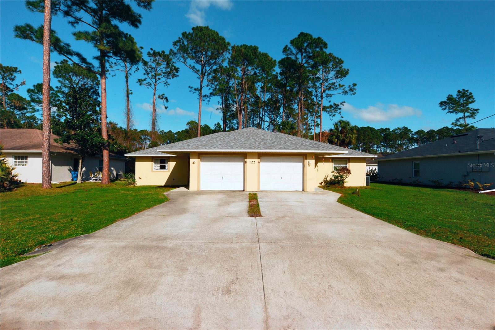 Come see this beautiful 6 bedroom, 4 bathroom, with garage duplex located in one of the most beautiful areas of Palm Coast. Very quiet, peaceful, plenty of shopping and restaurants in area including a Planet Fitness close by. Home is clean and property is large and beautiful. Each duplex side contains 3 bedrooms and 2 bathrooms.