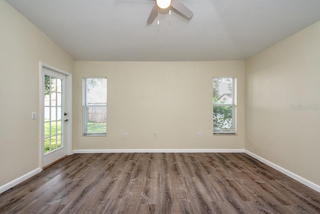 WELLINGTON NORTH AT BAY PARK - Residential