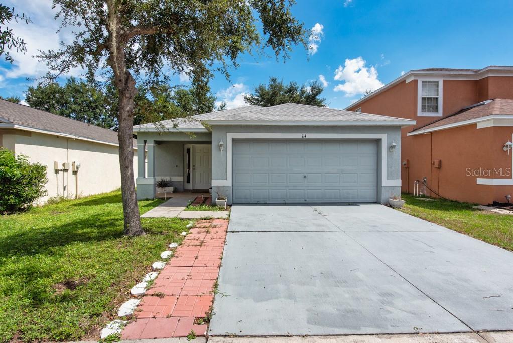 WELLINGTON NORTH AT BAY PARK - Residential