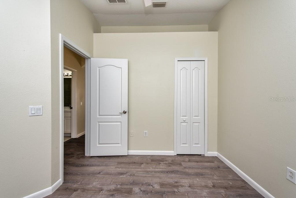 WELLINGTON NORTH AT BAY PARK - Residential