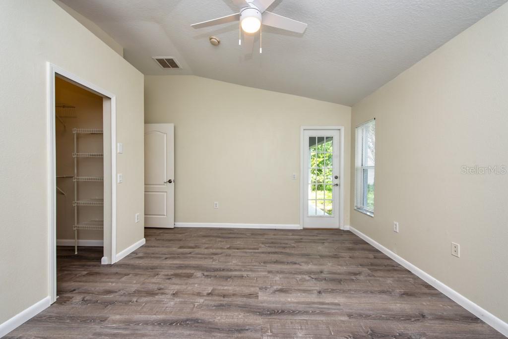 WELLINGTON NORTH AT BAY PARK - Residential