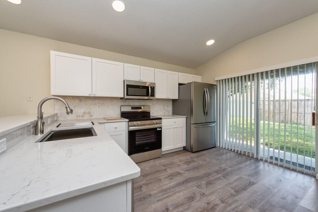 WELLINGTON NORTH AT BAY PARK - Residential