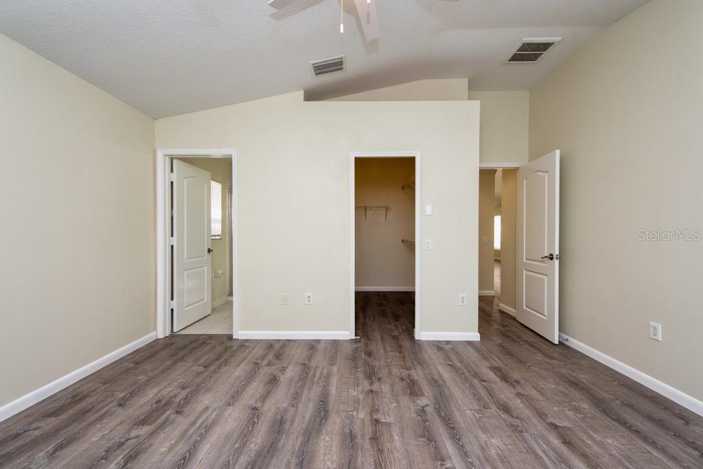 WELLINGTON NORTH AT BAY PARK - Residential