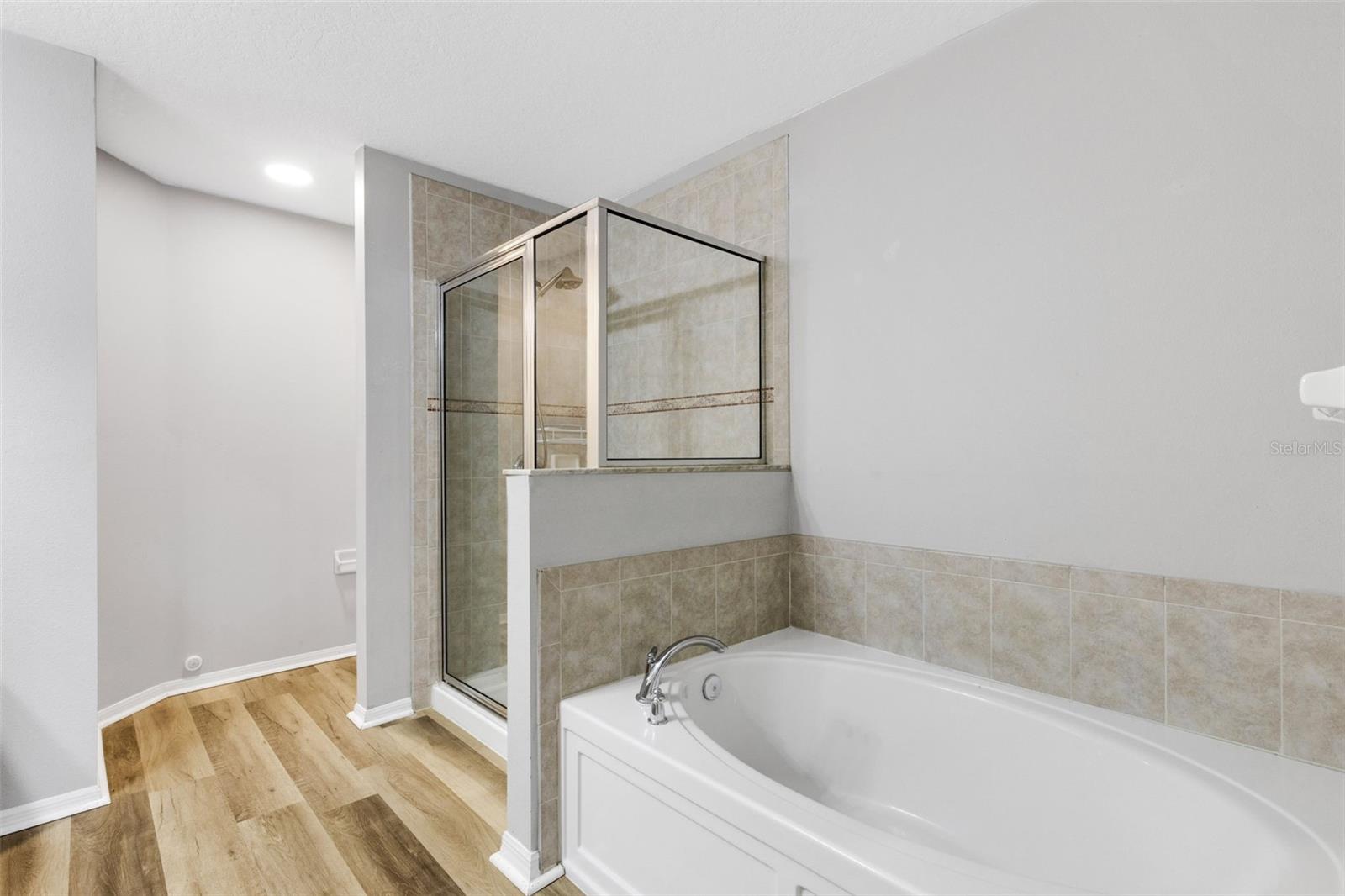 RIVER WALK - Residential Lease