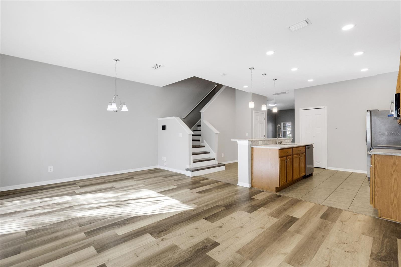 RIVER WALK - Residential Lease