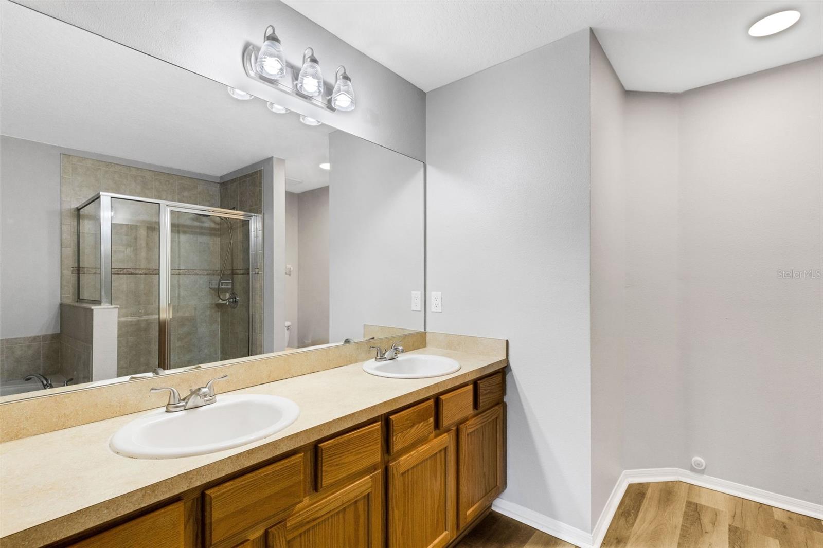 RIVER WALK - Residential Lease