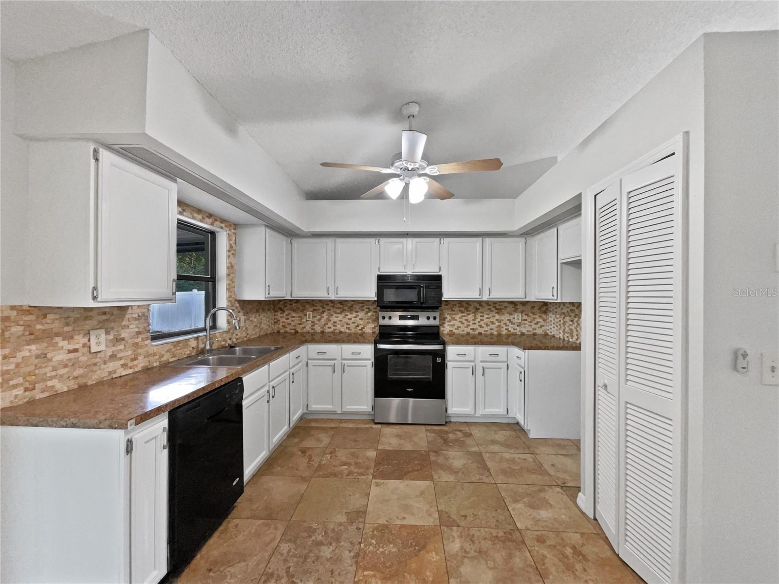 DELTONA LAKES UNIT 05 - Residential
