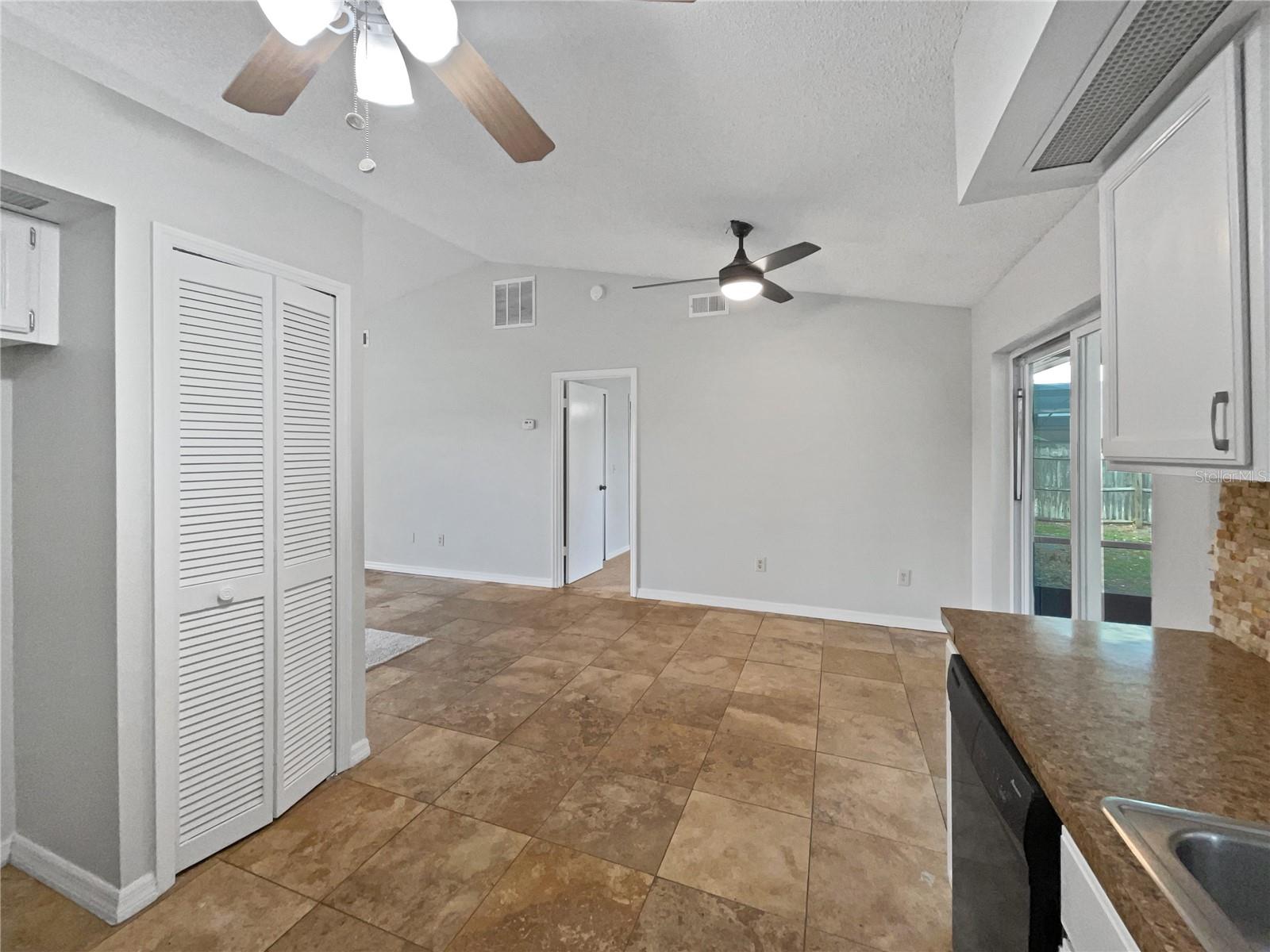 DELTONA LAKES UNIT 05 - Residential