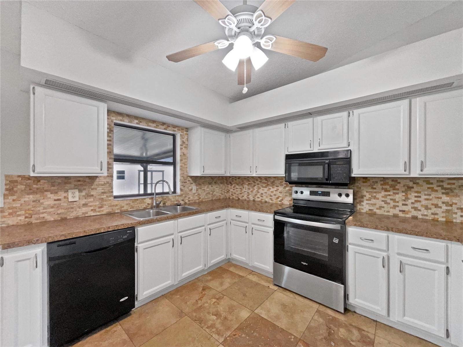 DELTONA LAKES UNIT 05 - Residential