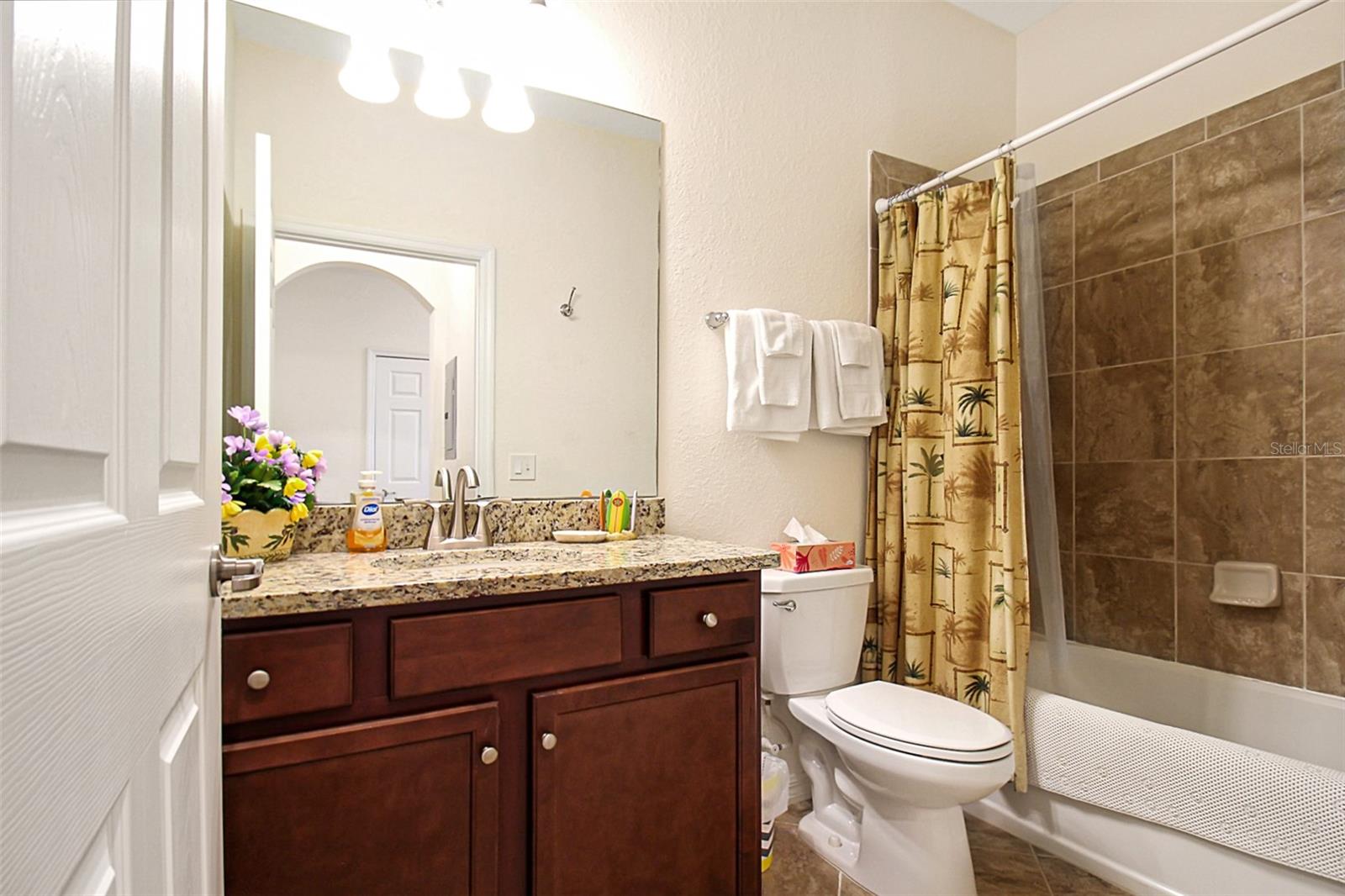 TERRACE III AT LAKEWOOD NATIONAL PH I - Residential Lease