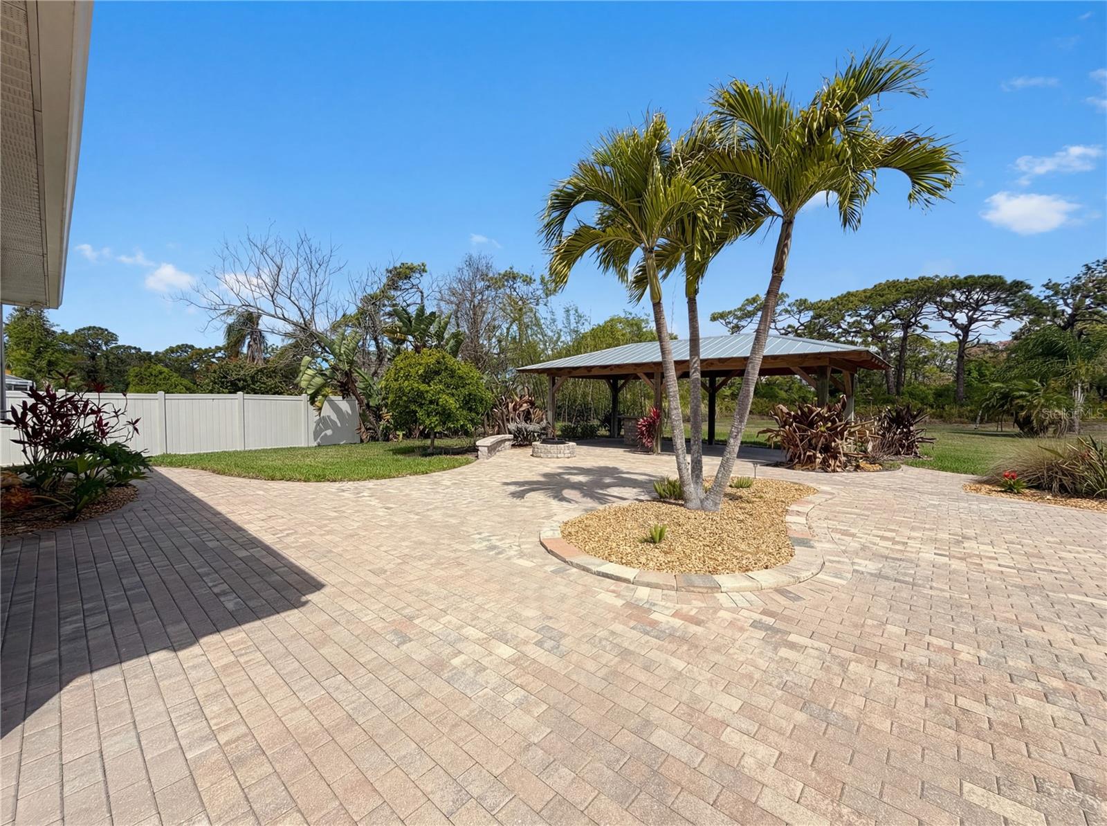 BAY VISTA BLVD - Residential