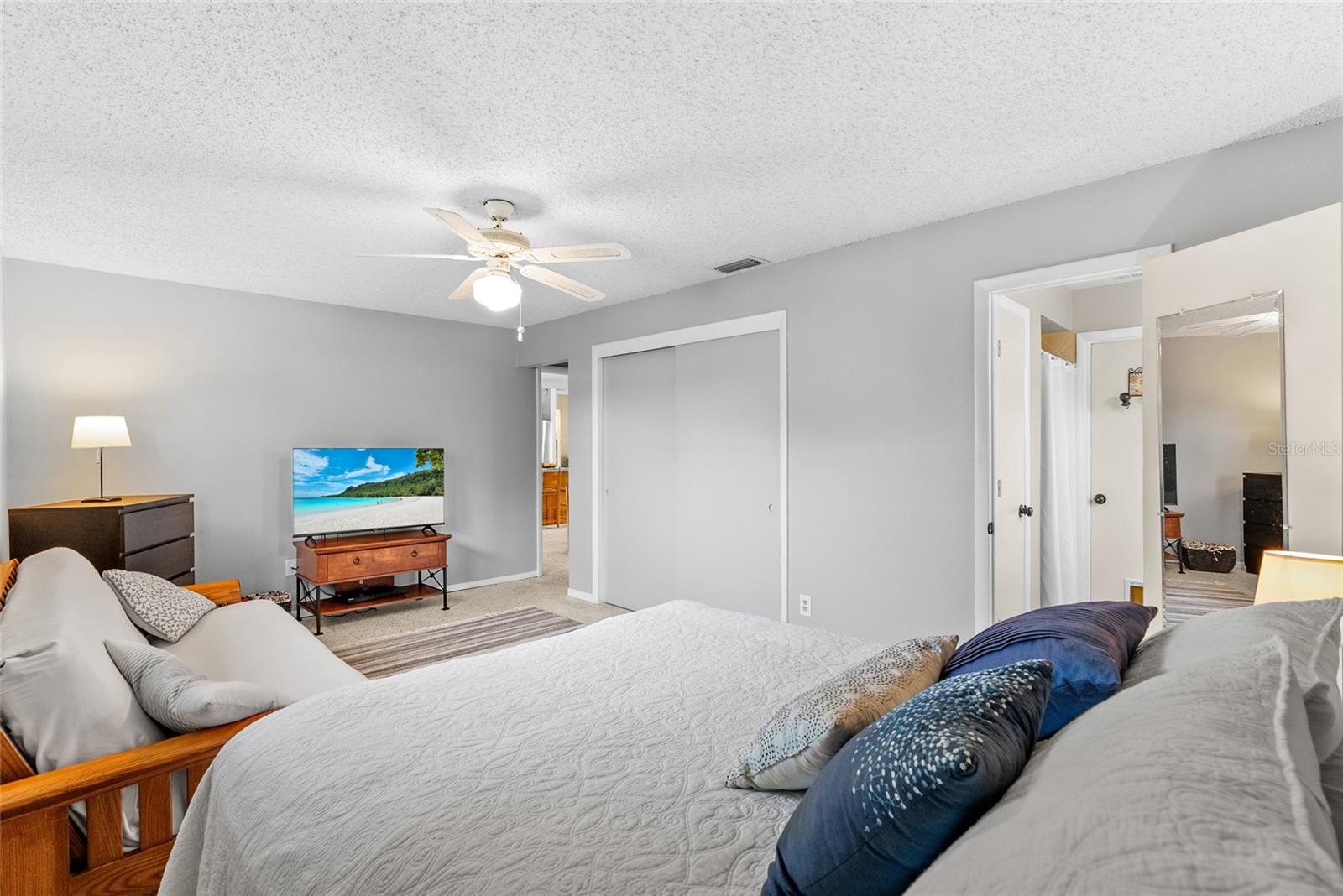 YELLOW BANKS GROVE 3RD ADD - Residential