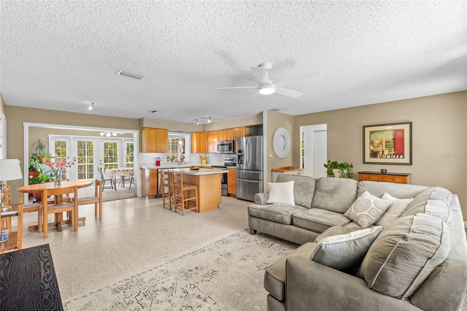 YELLOW BANKS GROVE 3RD ADD - Residential