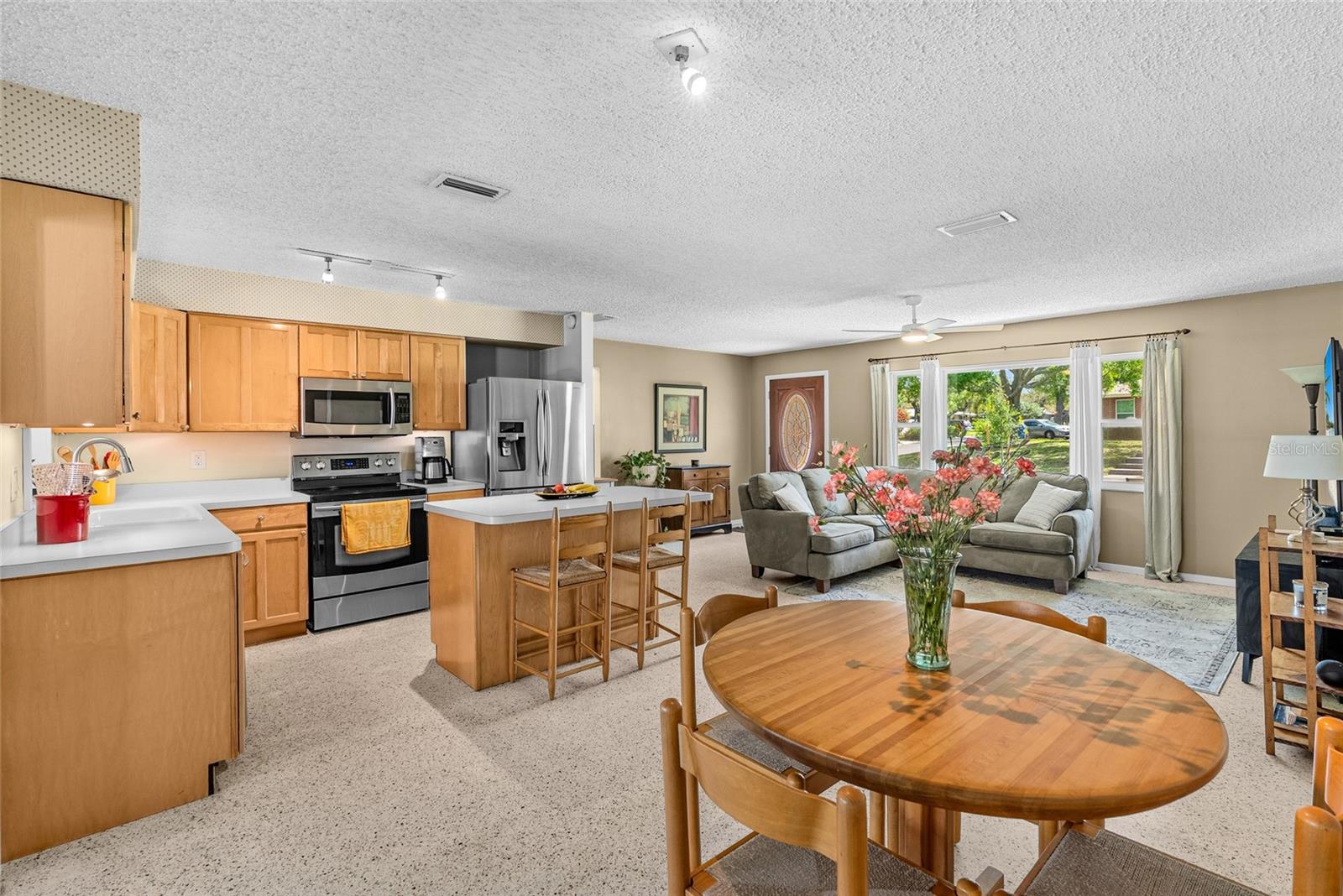 YELLOW BANKS GROVE 3RD ADD - Residential