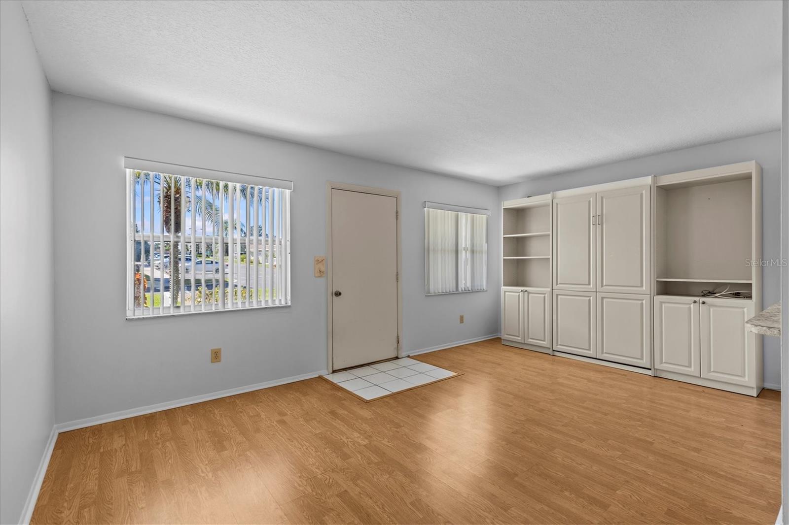 GREEN DOLPHIN PARK CONDO - Residential