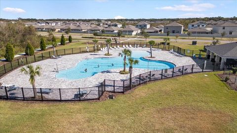 A home in LAKELAND