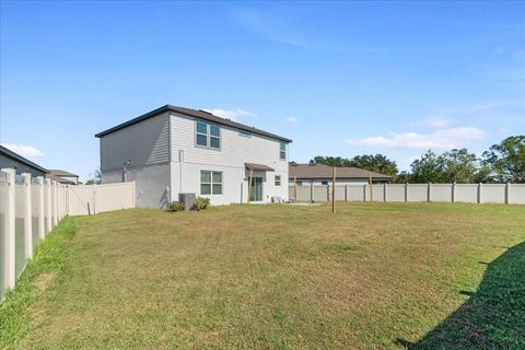 A home in LAKELAND