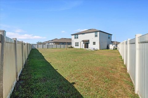 A home in LAKELAND