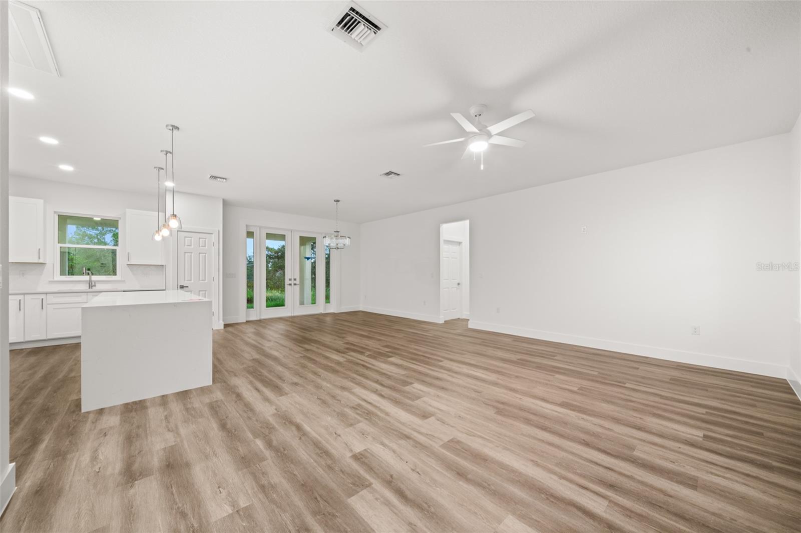 SEBRING COUNTRY ESTATE SEC 03 - Residential