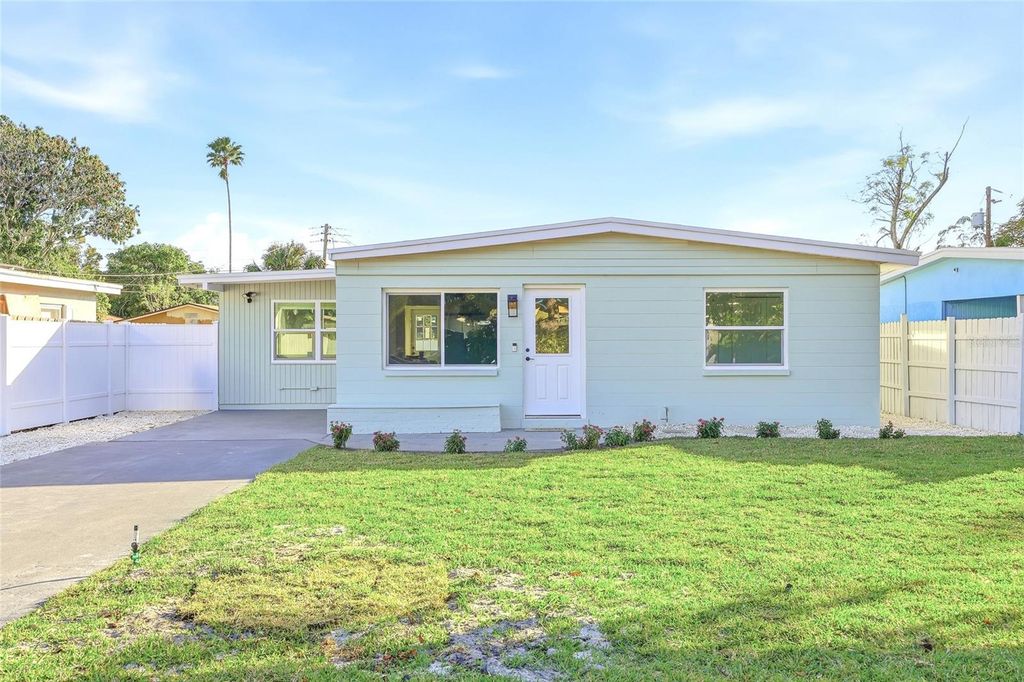 Photo of 620 53rd Avenue S, St Petersburg, FL 33705 (MLS # TB8468837)