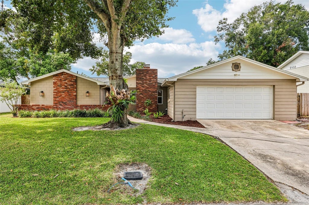 Photo of 1519 Glastonberry Road, Maitland, FL 32751 (MLS # O6446901)