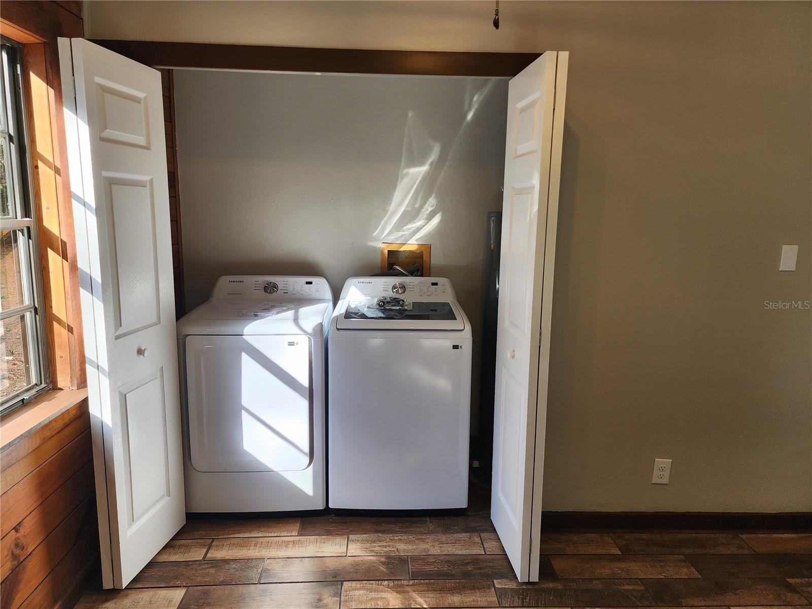 WEKIVA RIVER ACRES - Residential