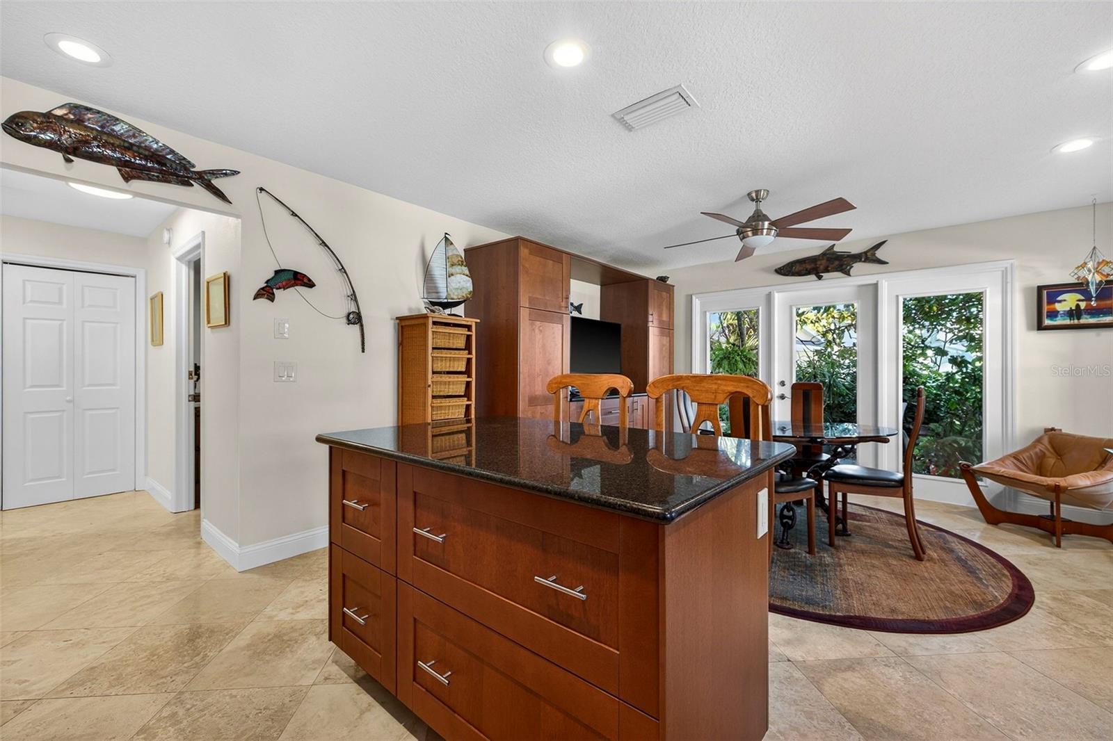 WATERMARK CONDO - Residential