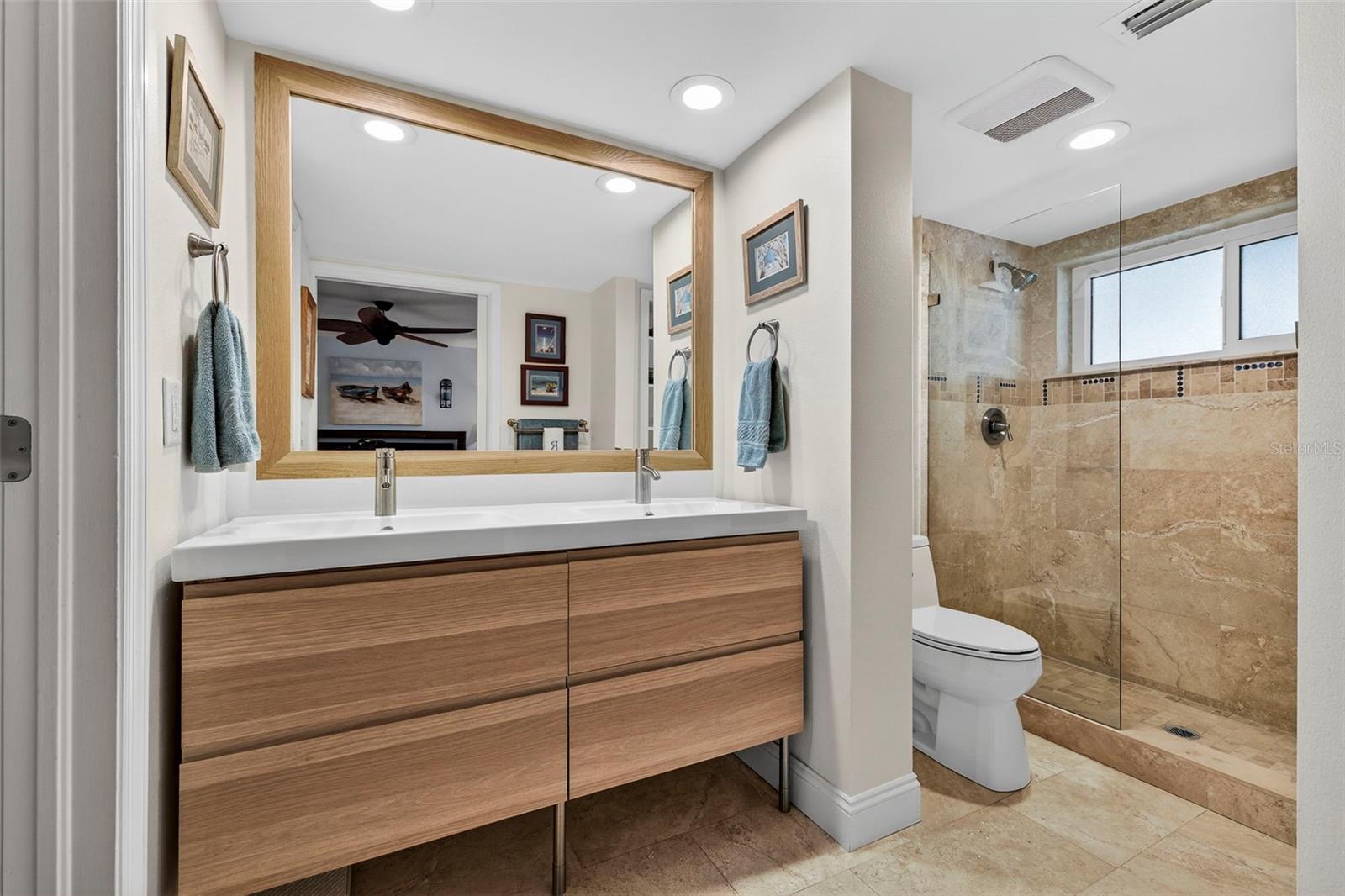 WATERMARK CONDO - Residential