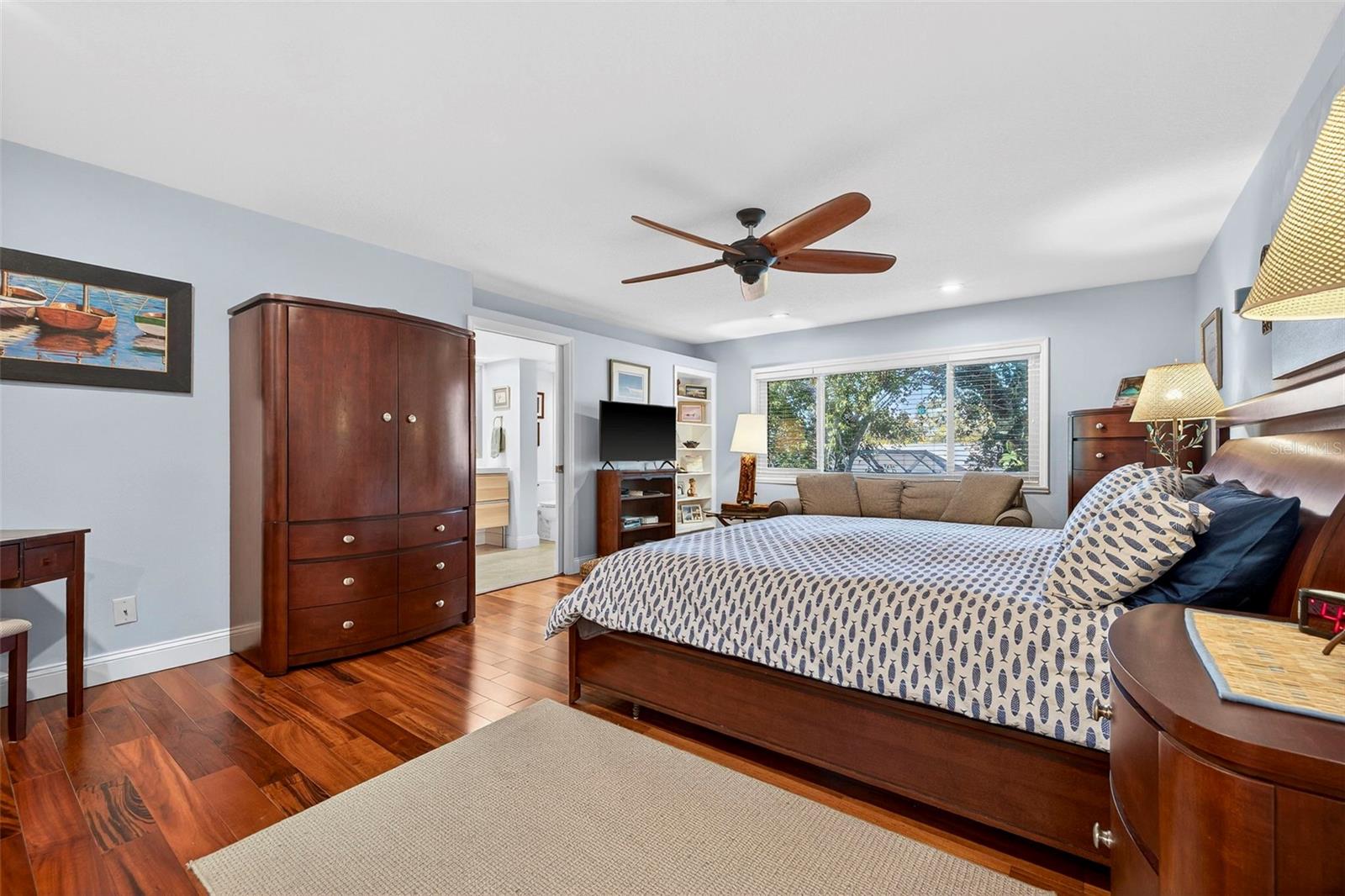 WATERMARK CONDO - Residential