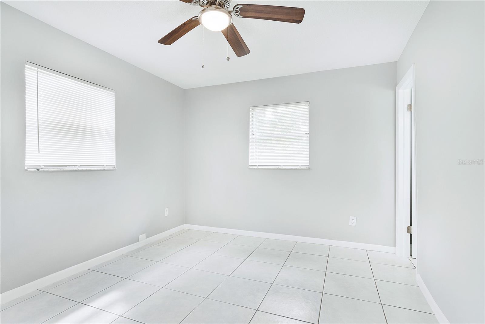 ROYAL ESTATES - Residential Lease