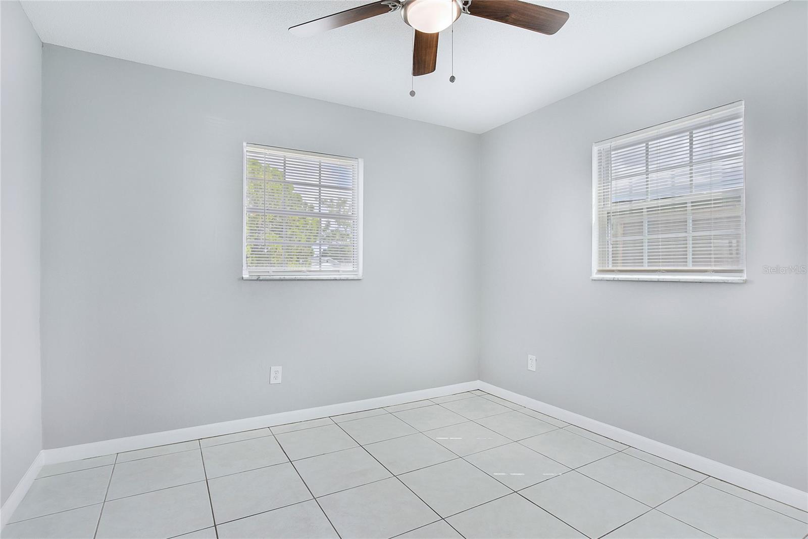 ROYAL ESTATES - Residential Lease