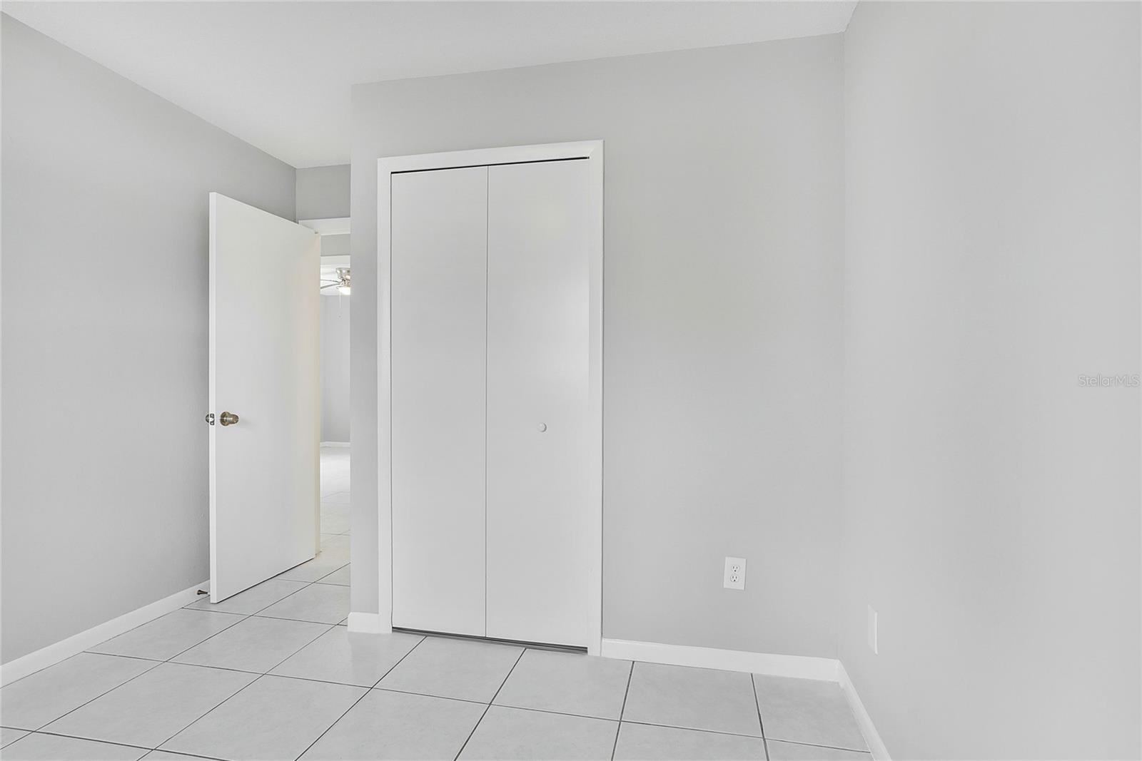 ROYAL ESTATES - Residential Lease