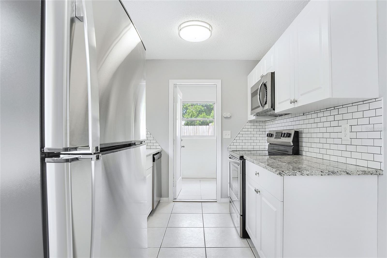 ROYAL ESTATES - Residential Lease