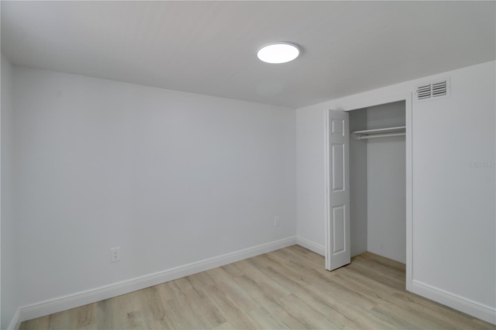 SMITH BERTHA K RESUB BLKS 17-18 21-23 & 26 MEMENTO - Residential Lease