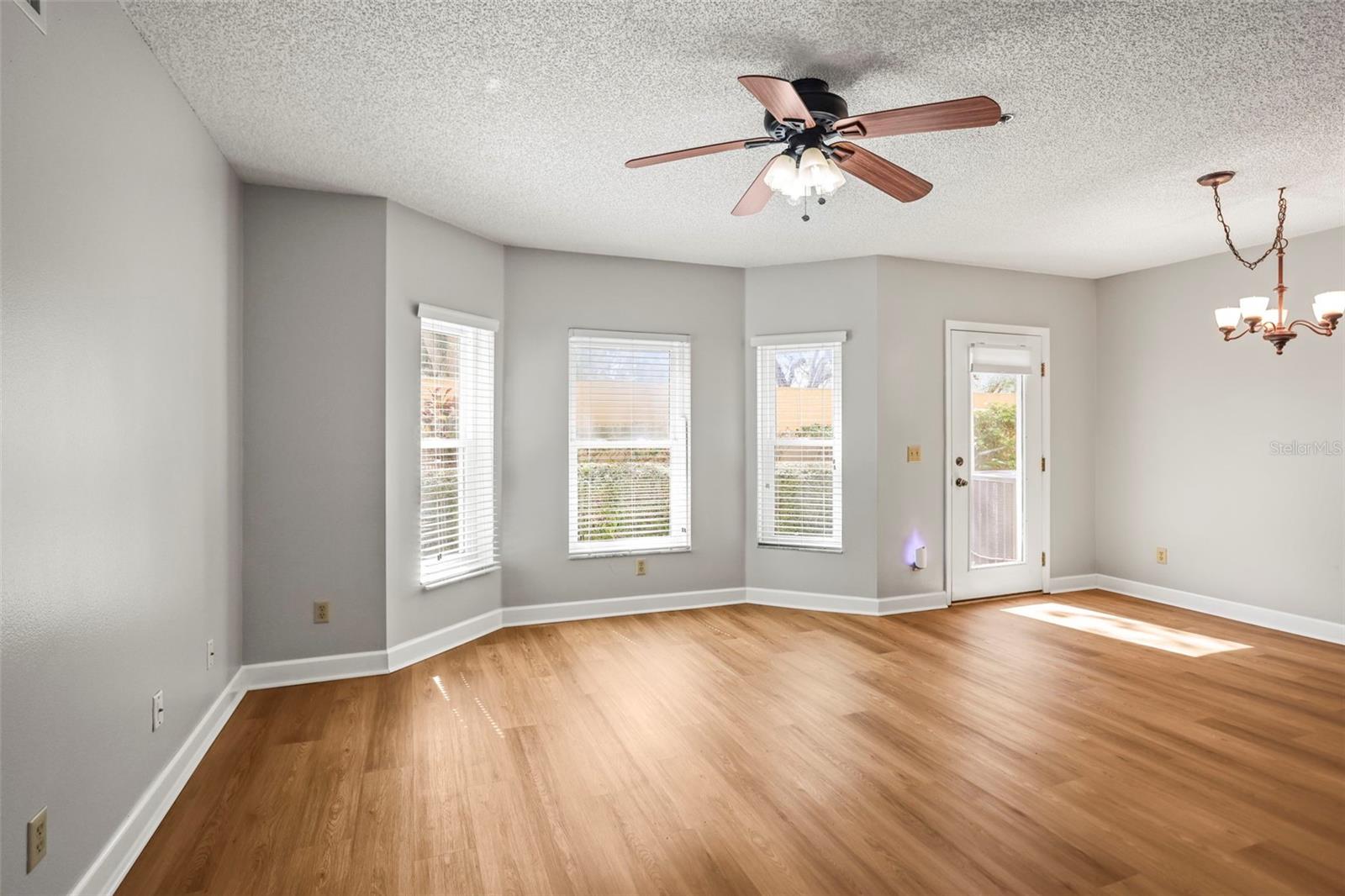 ON TOP OF THE WORLD - Residential