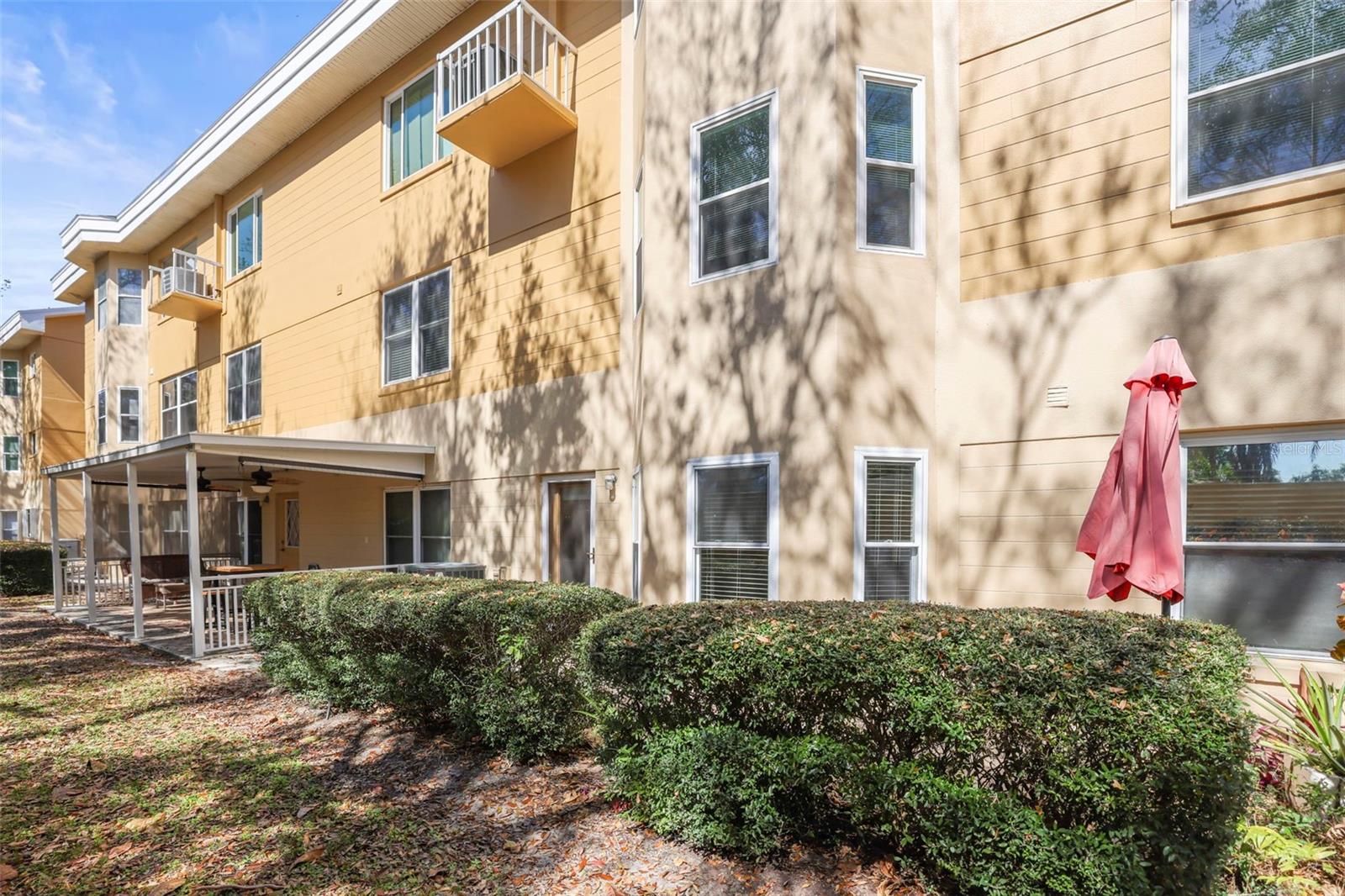 ON TOP OF THE WORLD - Residential