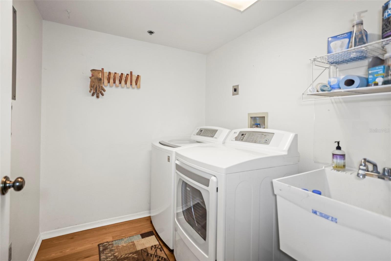 ON TOP OF THE WORLD - Residential