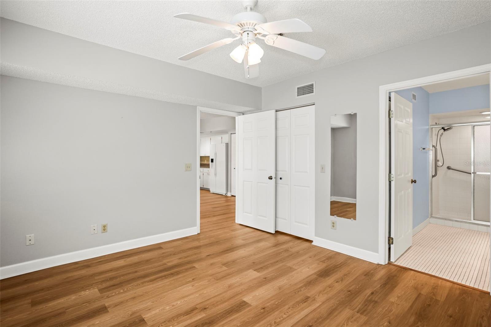 ON TOP OF THE WORLD - Residential