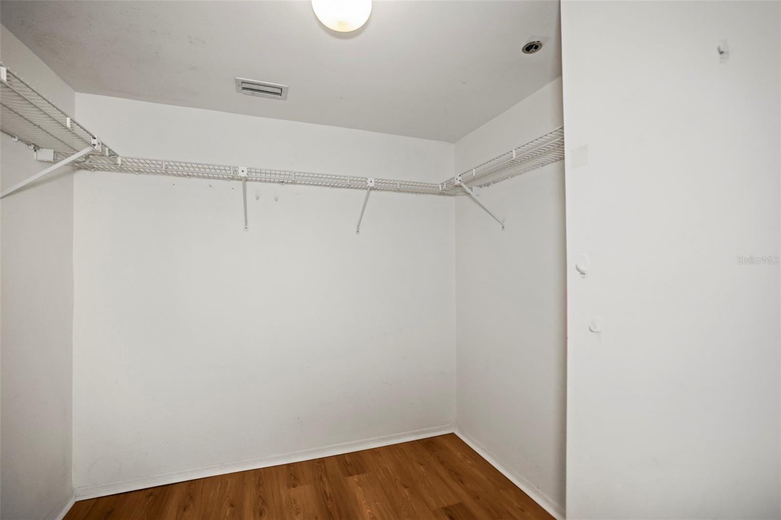 ON TOP OF THE WORLD - Residential