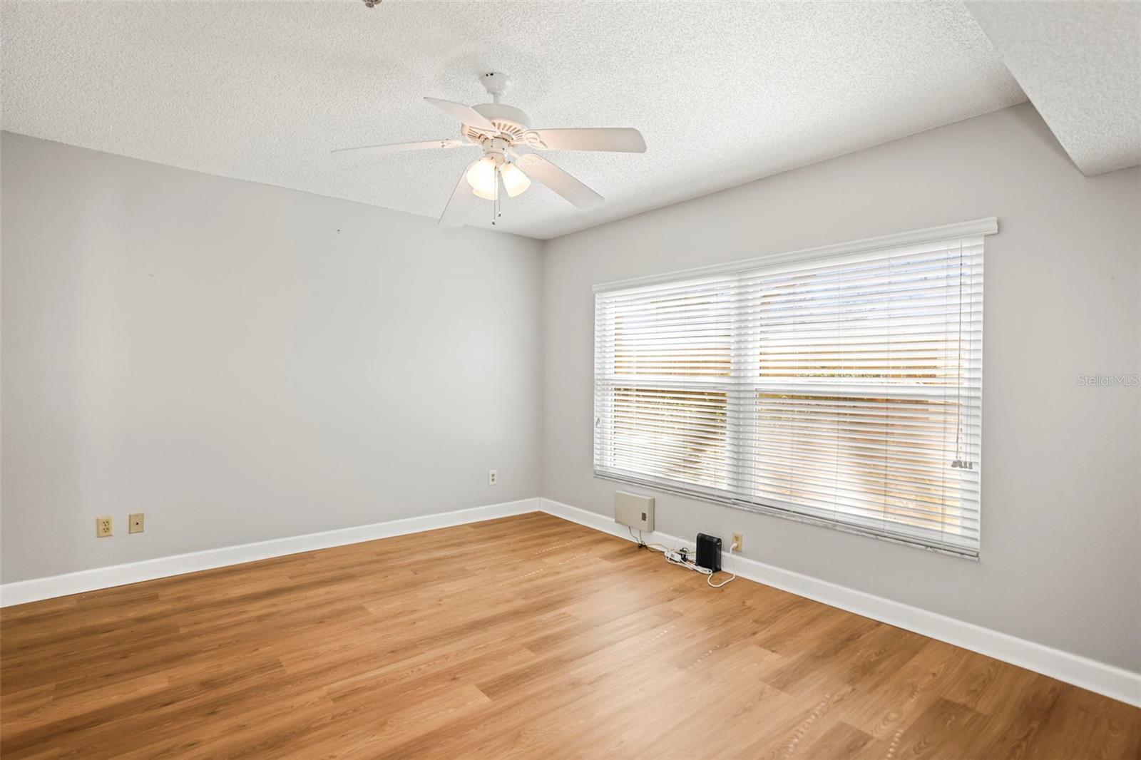 ON TOP OF THE WORLD - Residential