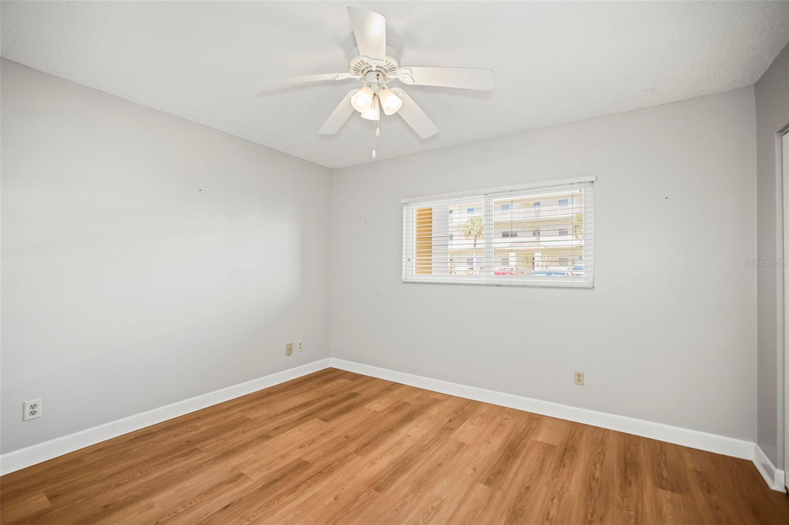 ON TOP OF THE WORLD - Residential